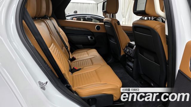 Land Rover Discovery 2019 — photo 12