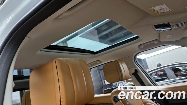 Land Rover Discovery 2019 — photo 17