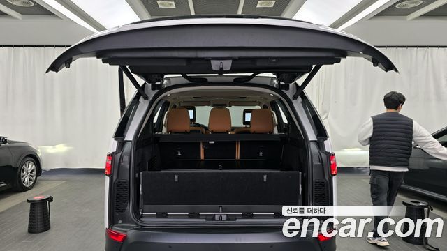Land Rover Discovery 2019 — photo 20