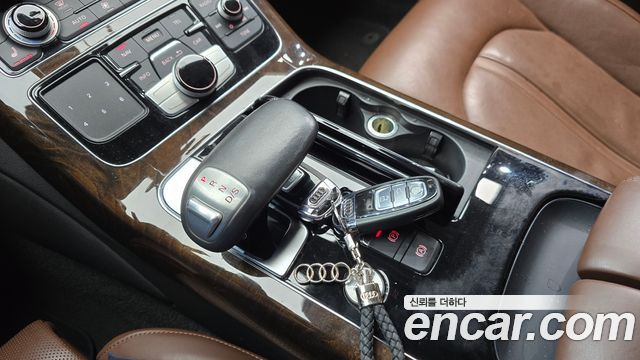 Audi A8 2015 — photo 9
