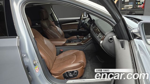 Audi A8 2015 — photo 12