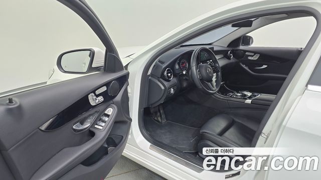 Mercedes-Benz C-Class 2019 — photo 10