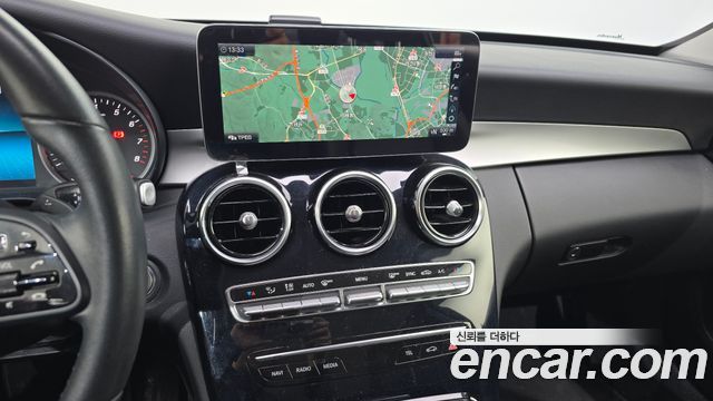 Mercedes-Benz C-Class 2019 — photo 14