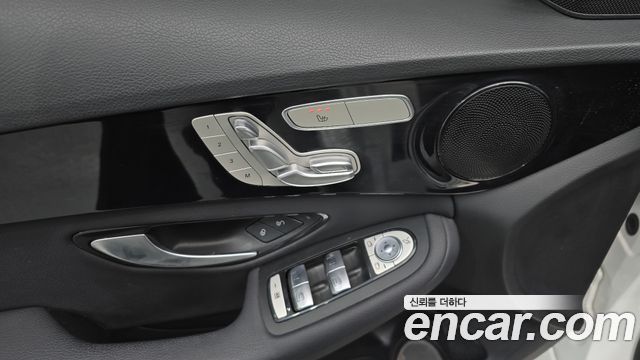 Mercedes-Benz C-Class 2019 — photo 19