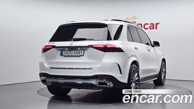Mercedes-Benz GLE-Class 2024 — photo 2