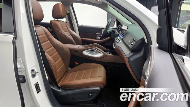 Mercedes-Benz GLE-Class 2024 — photo 10