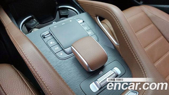 Mercedes-Benz GLE-Class 2024 — photo 16