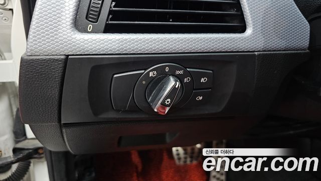 BMW 3-Series 2009 — photo 13
