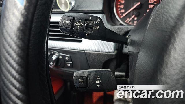 BMW 3-Series 2009 — photo 15