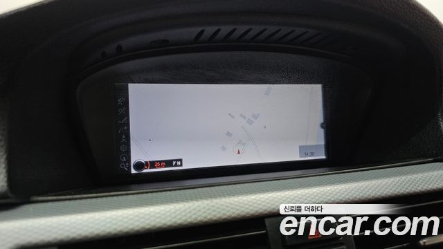 BMW 3-Series 2009 — photo 17