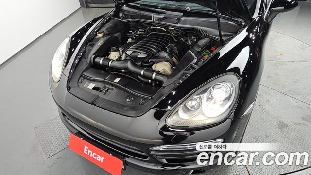 Porsche Cayenne 2012 — photo 6