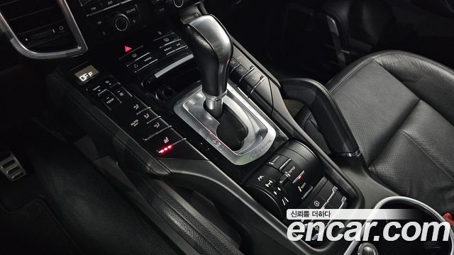 Porsche Cayenne 2012 — photo 9
