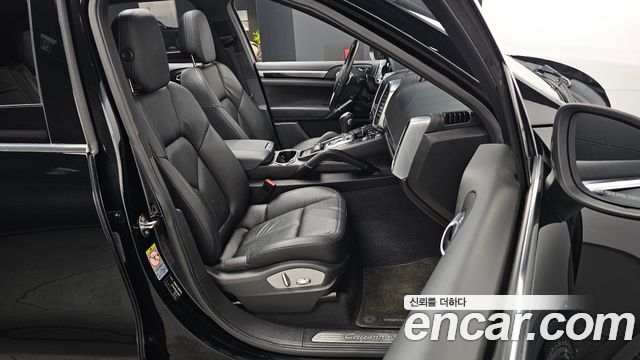 Porsche Cayenne 2012 — photo 12