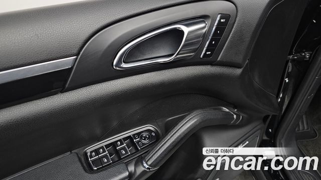 Porsche Cayenne 2012 — photo 13