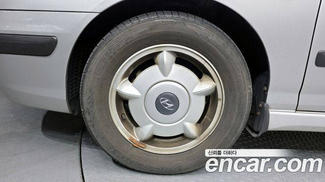 Hyundai AVANTE 2002 — photo 5