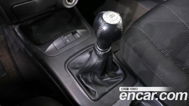 Hyundai AVANTE 2002 — photo 9