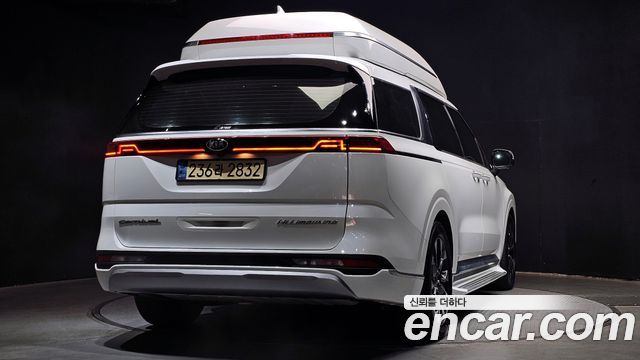 Kia Canival 2021 — photo 2