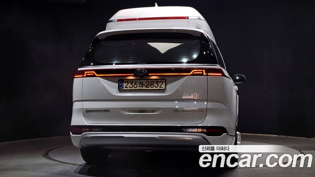 Kia Canival 2021 — photo 4