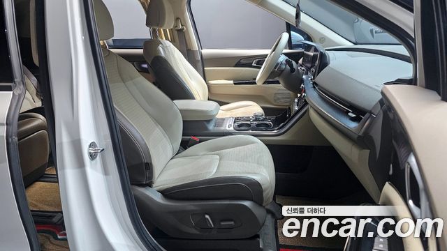 Kia Canival 2021 — photo 10