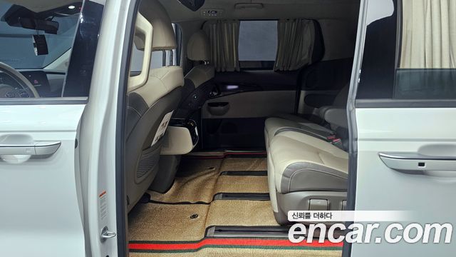 Kia Canival 2021 — photo 12