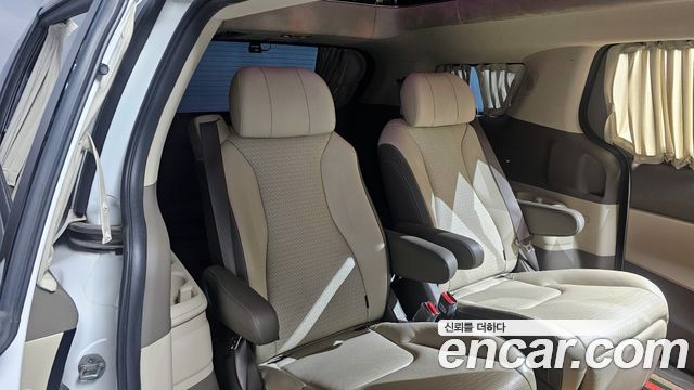 Kia Canival 2021 — photo 13