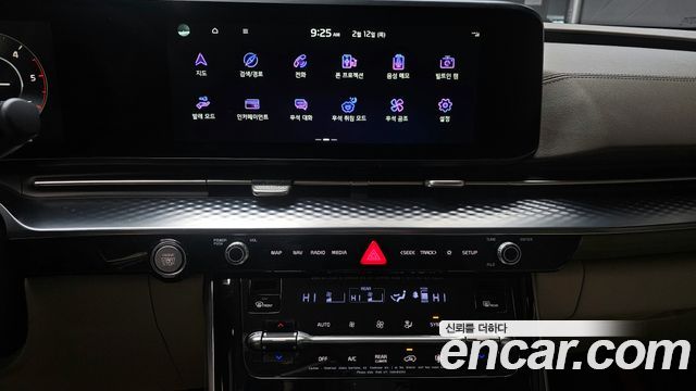 Kia Canival 2021 — photo 16