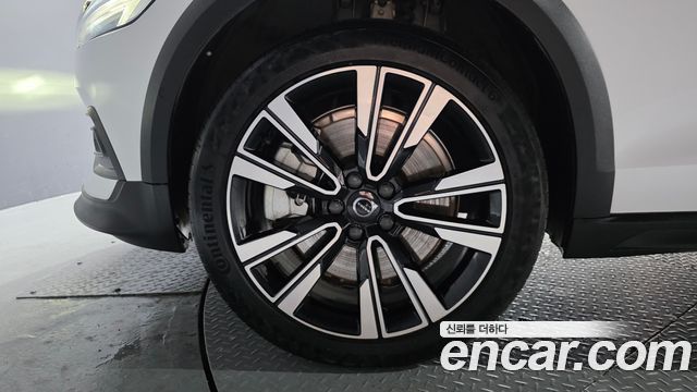 Volvo V60 2023 — photo 5