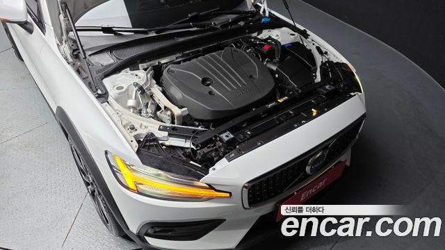Volvo V60 2023 — photo 6