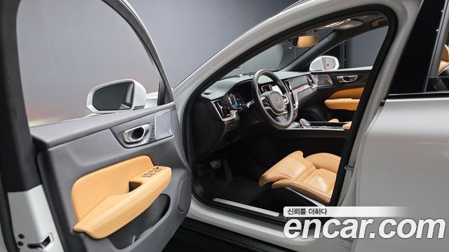 Volvo V60 2023 — photo 10