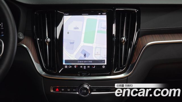Volvo V60 2023 — photo 14