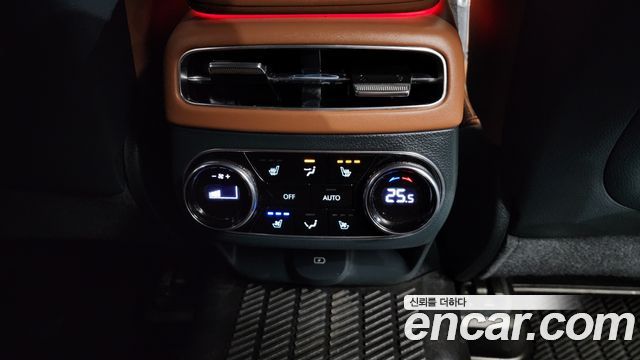 Genesis GV70 2024 — photo 19