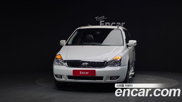 Kia Canival 2011 — photo 3