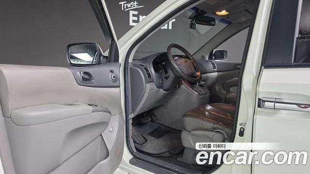 Kia Canival 2011 — photo 12