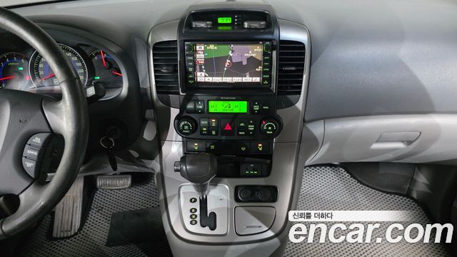 Kia Canival 2011 — photo 15