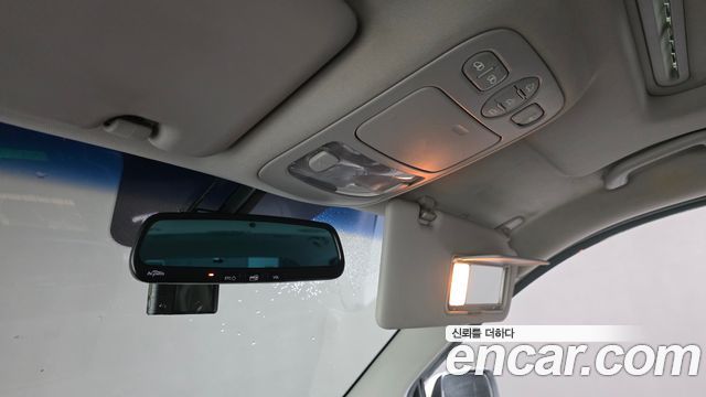 Kia Canival 2011 — photo 17