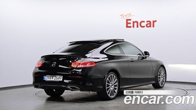 Mercedes-Benz C-Class 2023 — photo 2