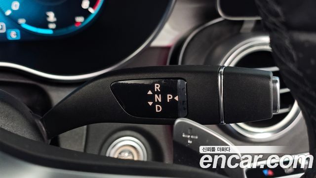 Mercedes-Benz C-Class 2023 — photo 9