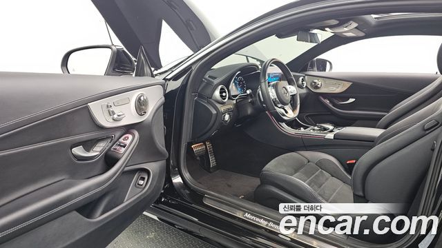 Mercedes-Benz C-Class 2023 — photo 11
