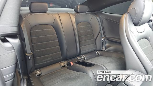 Mercedes-Benz C-Class 2023 — photo 12