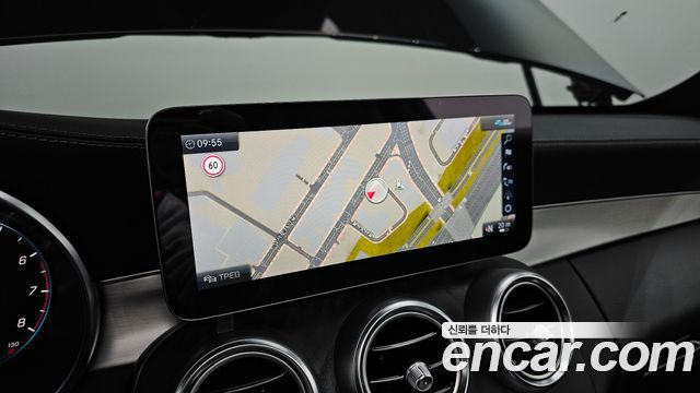 Mercedes-Benz C-Class 2023 — photo 15