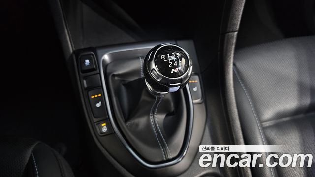 Hyundai Veloster 2019 — photo 9