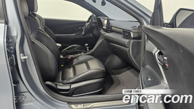 Hyundai Veloster 2019 — photo 10