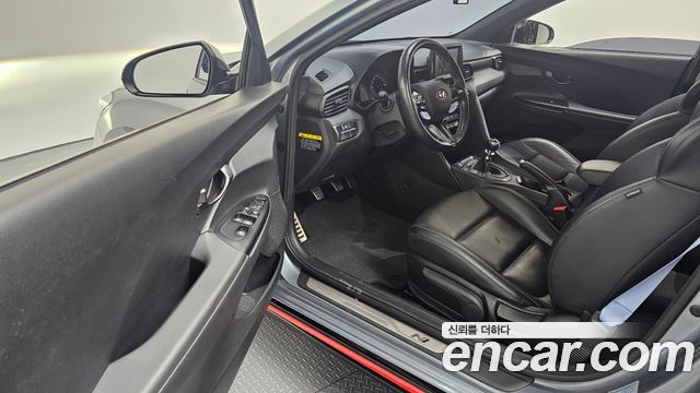 Hyundai Veloster 2019 — photo 11