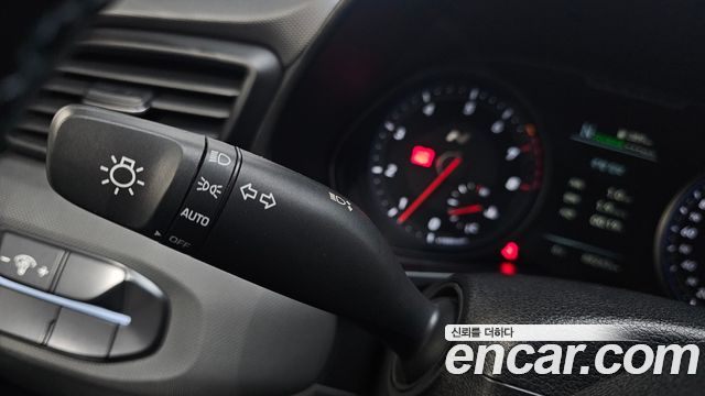 Hyundai Veloster 2019 — photo 18