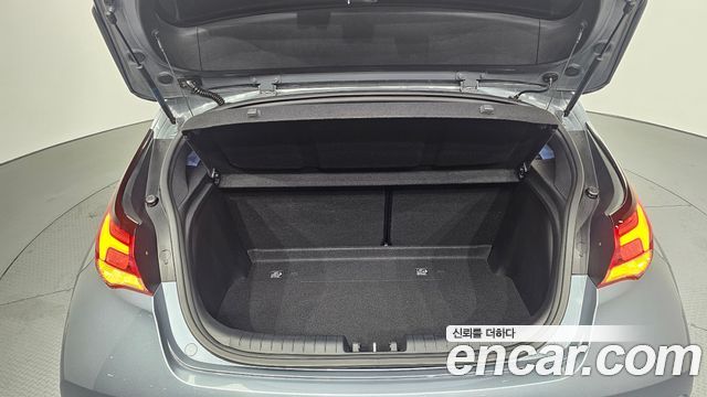 Hyundai Veloster 2019 — photo 20