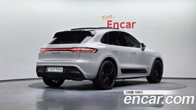 Porsche Macan 2023 — photo 2