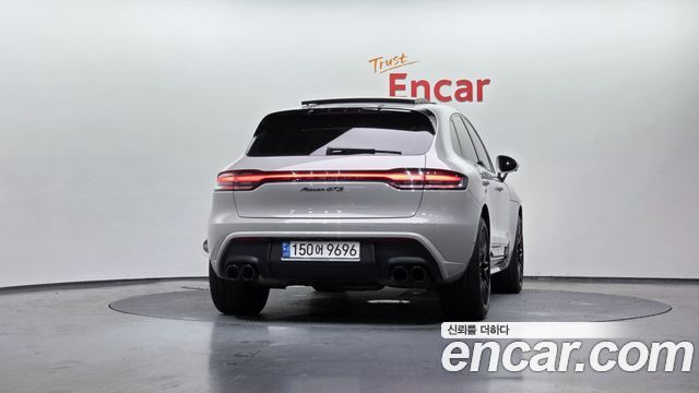 Porsche Macan 2023 — photo 4