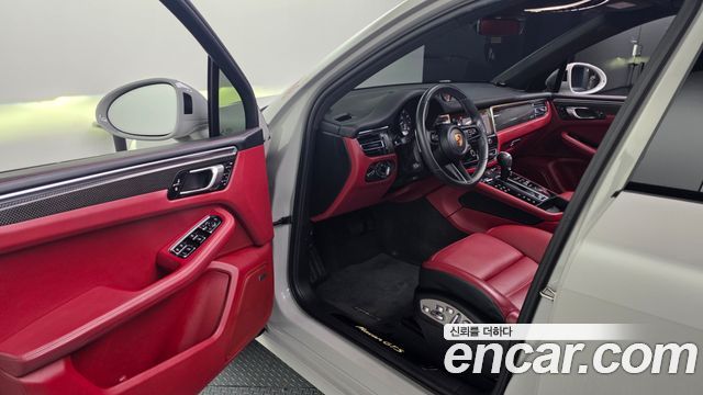 Porsche Macan 2023 — photo 10