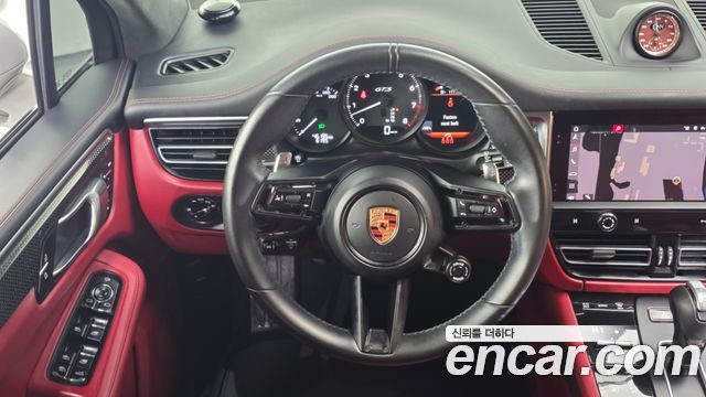 Porsche Macan 2023 — photo 13