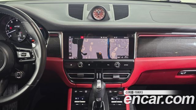 Porsche Macan 2023 — photo 14